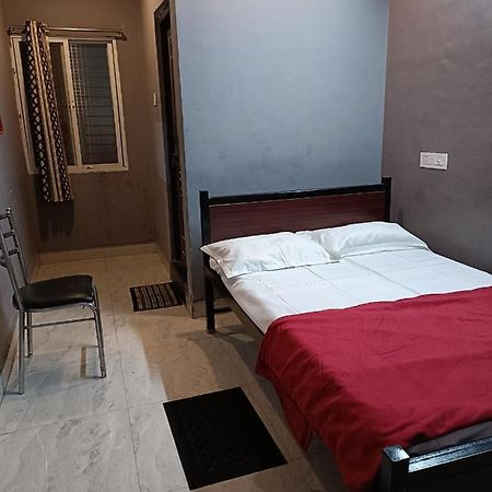 Radhika Lodge Bellary Exterior photo