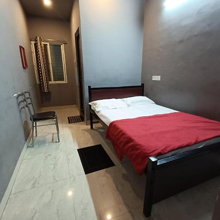 Radhika Lodge Bellary Exterior photo